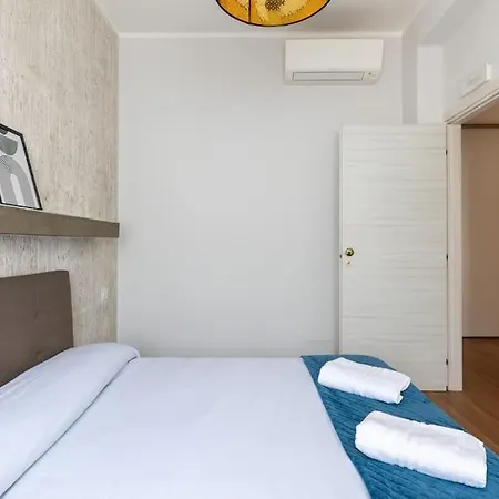 Ai Piedi Di San Luca - Parcheggio + 3 Bagni Apartment *